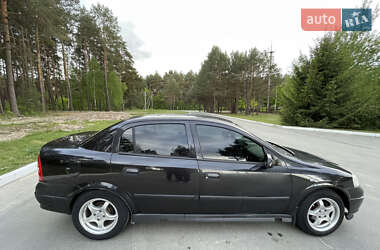 Седан Opel Astra 2006 в 