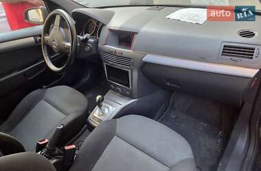 Универсал Opel Astra 2006 в 