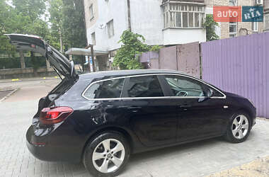 Универсал Opel Astra 2011 в 