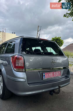 Универсал Opel Astra 2005 в 