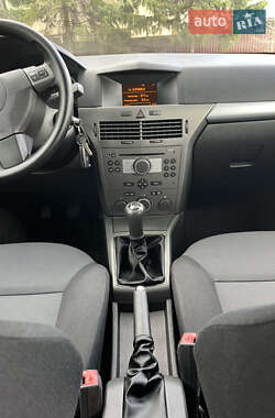Универсал Opel Astra 2005 в 