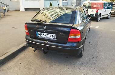 Хэтчбек Opel Astra 1998 в 