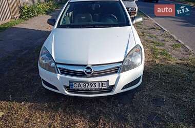 Універсал Opel Astra 2009 в Смілі