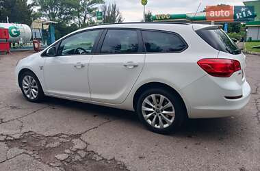 Универсал Opel Astra 2012 в Стрые