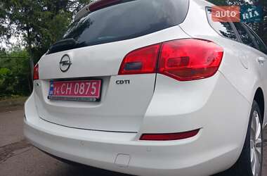 Универсал Opel Astra 2012 в Стрые