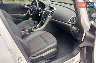 Универсал Opel Astra 2012 в Стрые