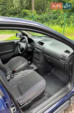 Седан Opel Astra 2006 в 