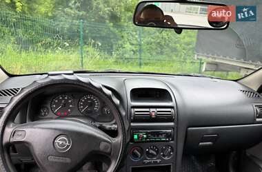 Седан Opel Astra 2006 в 
