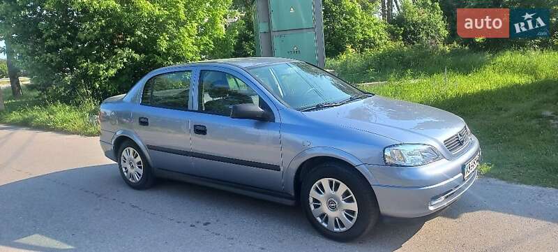 Седан Opel Astra 2007 в 