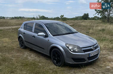 Хэтчбек Opel Astra 2005 в 