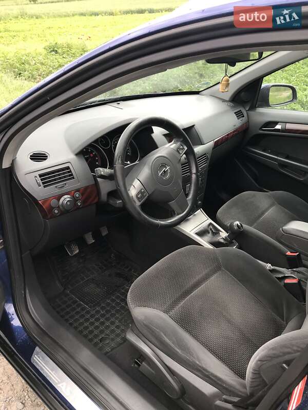 Универсал Opel Astra 2004 в Млинове