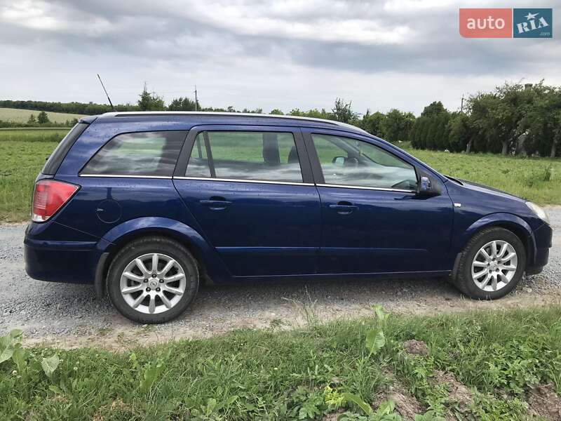 Универсал Opel Astra 2004 в Млинове