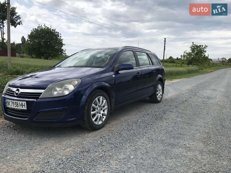Универсал Opel Astra 2004 в Млинове