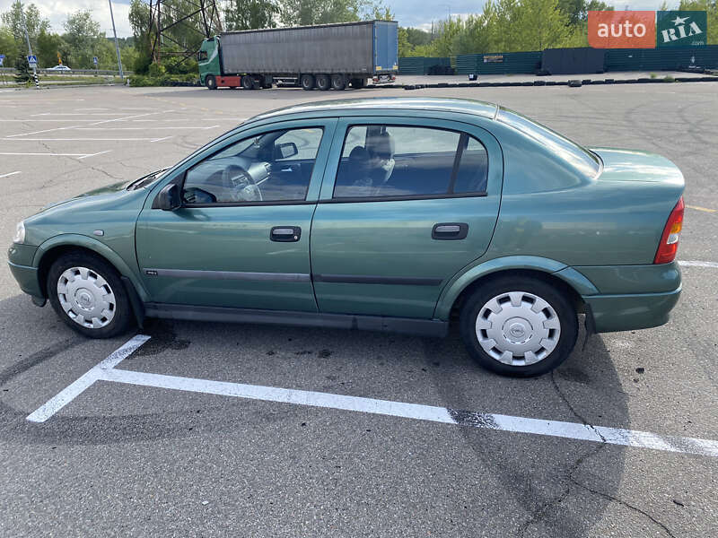 Седан Opel Astra 2007 в Киеве