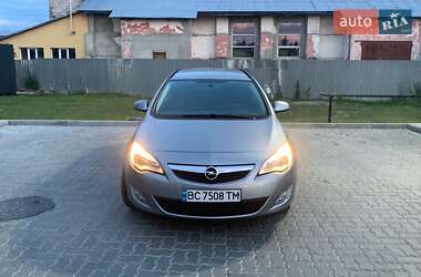 Универсал Opel Astra 2012 в Меденичах