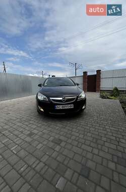 Універсал Opel Astra 2010 в Луцьку