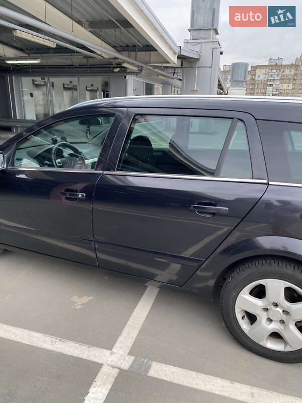 Универсал Opel Astra 2008 в Киеве