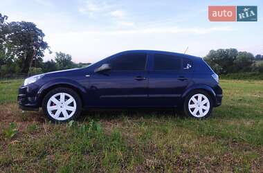 Хэтчбек Opel Astra 2006 в 