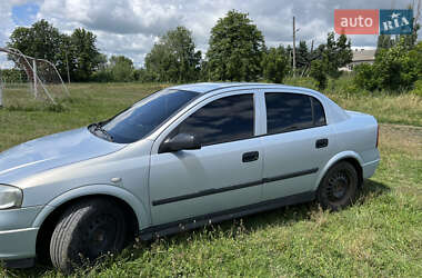 Седан Opel Astra 2004 в Богодухове