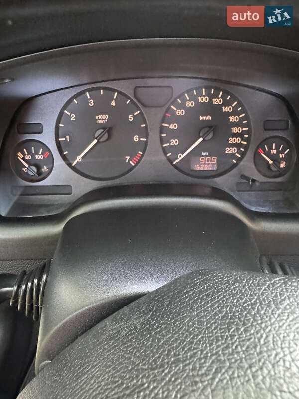 Хэтчбек Opel Astra 2000 в Звягеле