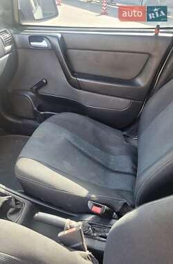 Седан Opel Astra 2006 в 