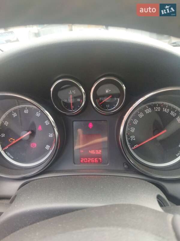 Універсал Opel Astra 2011 в Києві