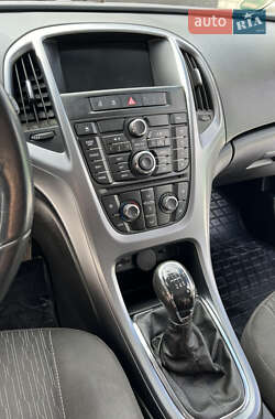 Универсал Opel Astra 2014 в 