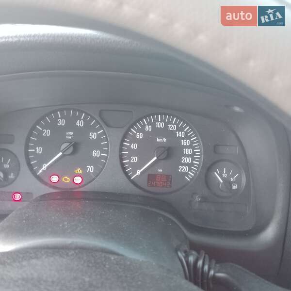 Седан Opel Astra 2005 в Чернівцях
