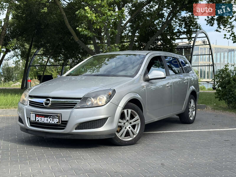 Opel Astra 2010