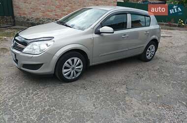 Хэтчбек Opel Astra 2008 в Корсуне-Шевченковском