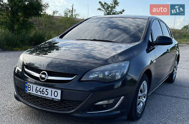 Хэтчбек Opel Astra 2013 в Полтаве