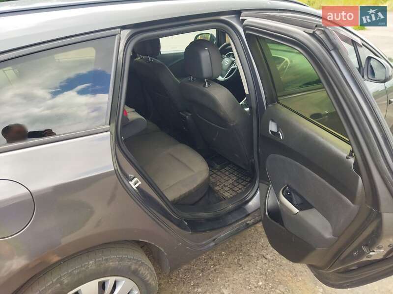 Универсал Opel Astra 2011 в Хмельнике