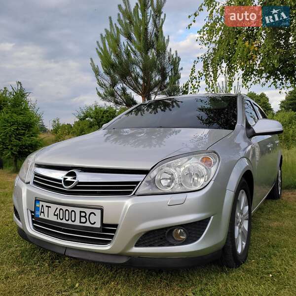 Універсал Opel Astra 2009 в Калуші