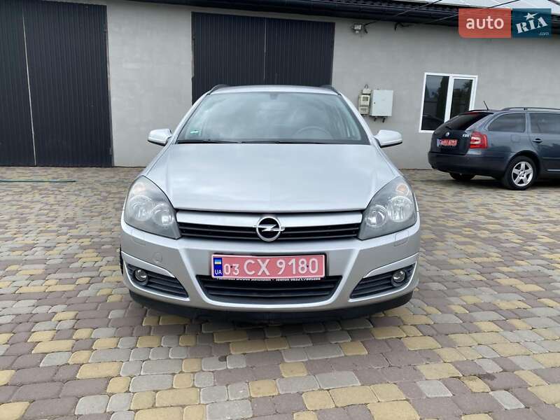 Універсал Opel Astra 2005 в Нововолинську