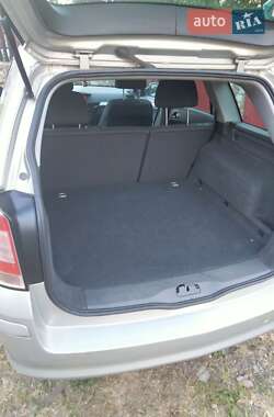 Универсал Opel Astra 2010 в 