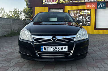 Хэтчбек Opel Astra 2007 в Надворной