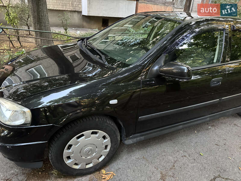 Седан Opel Astra 2006 в Києві