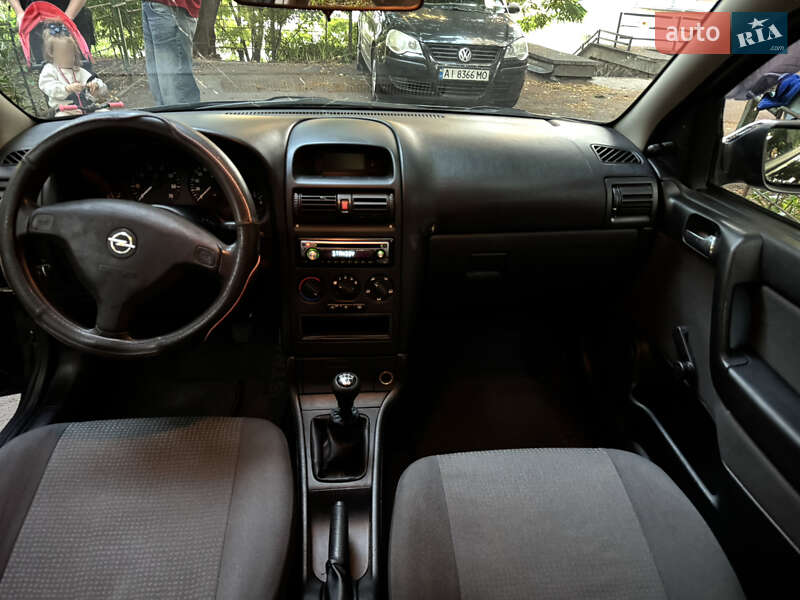 Седан Opel Astra 2006 в Києві
