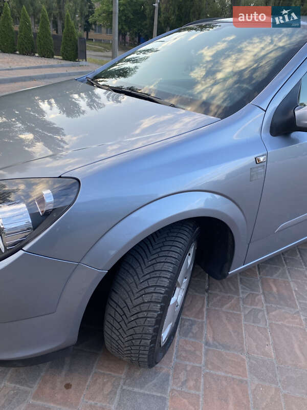 Универсал Opel Astra 2005 в Полтаве