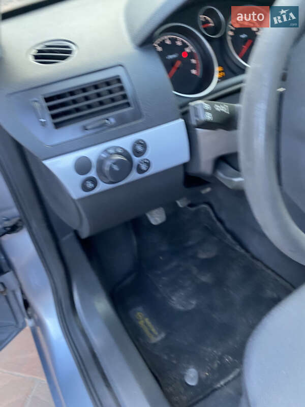 Универсал Opel Astra 2005 в Полтаве
