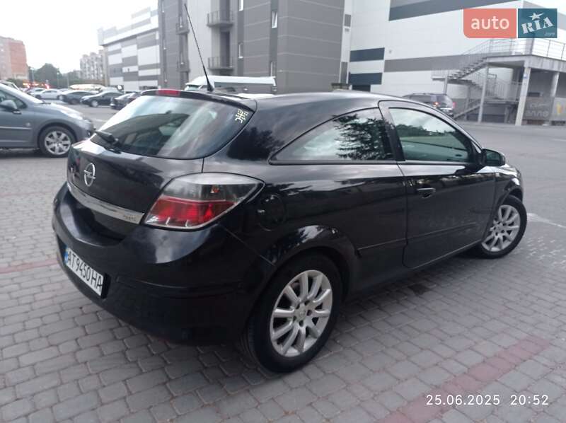 Купе Opel Astra 2007 в Ивано-Франковске