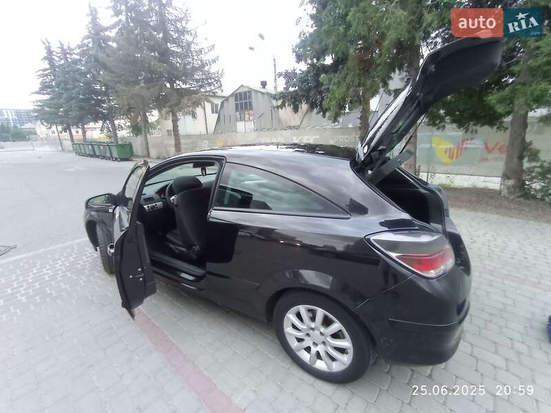 Купе Opel Astra 2007 в Ивано-Франковске