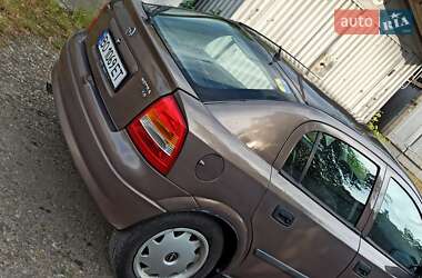 Хэтчбек Opel Astra 1998 в 