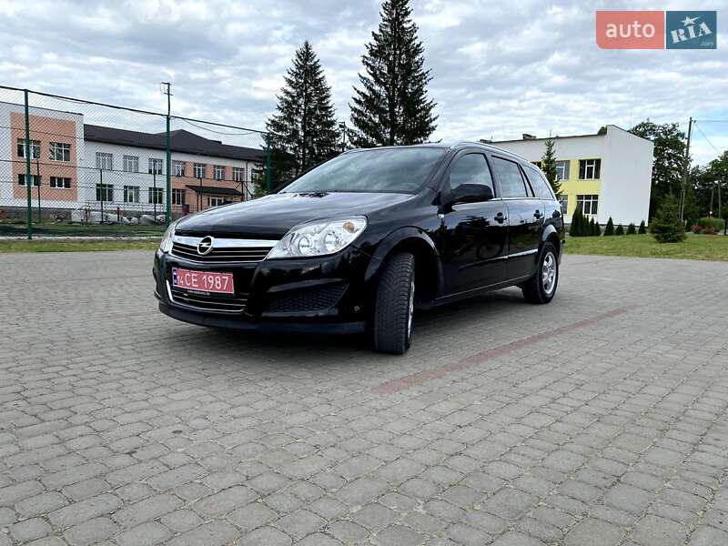 Универсал Opel Astra 2008 в Самборе