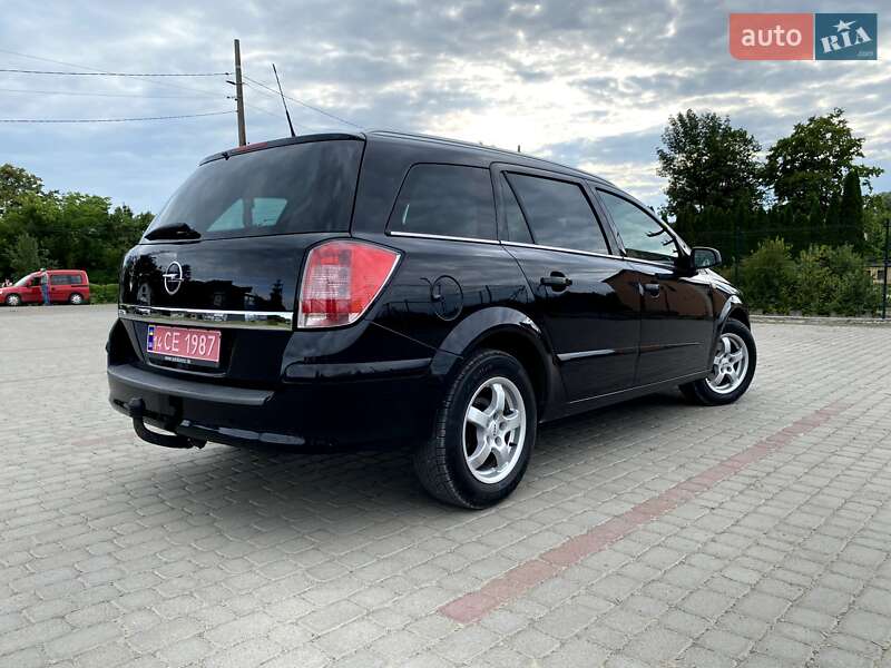 Универсал Opel Astra 2008 в Самборе