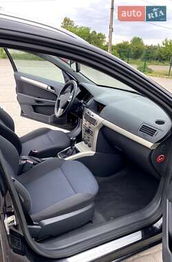 Универсал Opel Astra 2008 в 