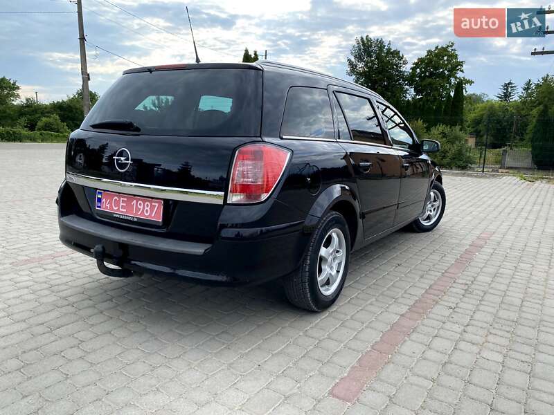 Универсал Opel Astra 2008 в Самборе