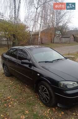 Седан Opel Astra 2008 в Ромнах