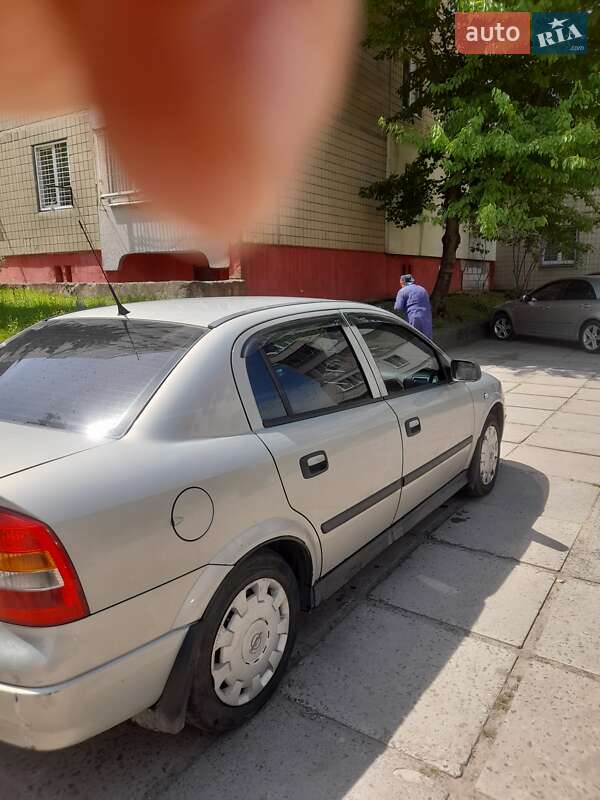 Седан Opel Astra 2008 в Львове