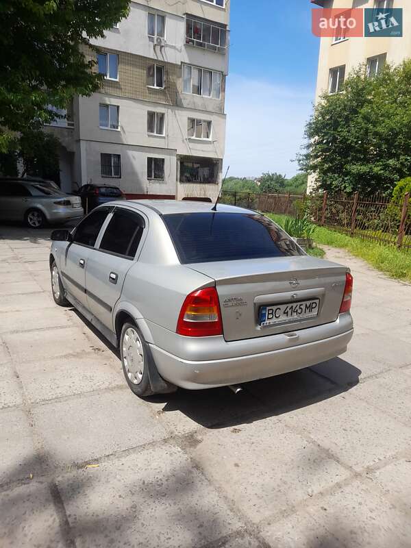Седан Opel Astra 2008 в Львове